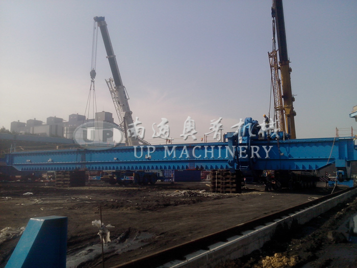 Bridge-type bucket wheel reclaimer